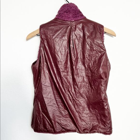 Patagonia Women Retro Classic Nubby Fleece Magenta Reversible Vest - Picture 4 of 5